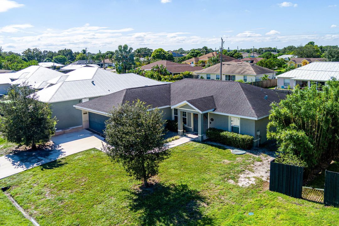 Active With Contract: $415,000 (3 beds, 2 baths, 1848 Square Feet)