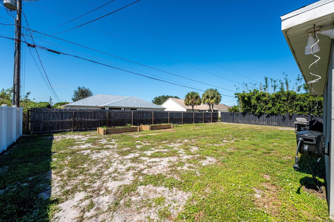 Active With Contract: $415,000 (3 beds, 2 baths, 1848 Square Feet)