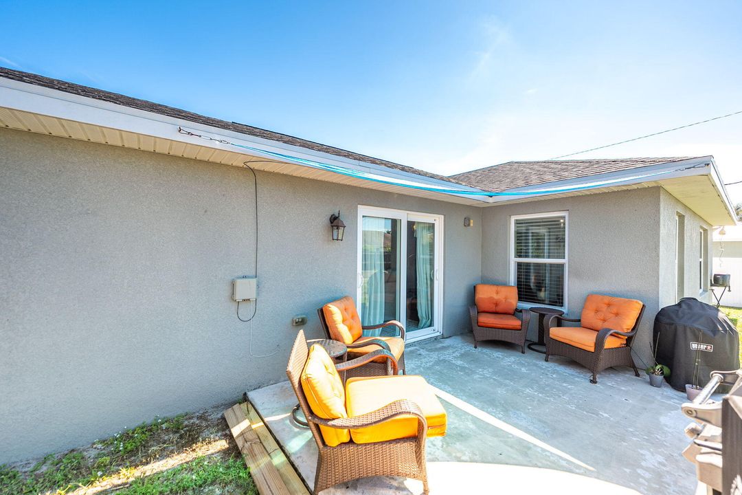 Active With Contract: $415,000 (3 beds, 2 baths, 1848 Square Feet)