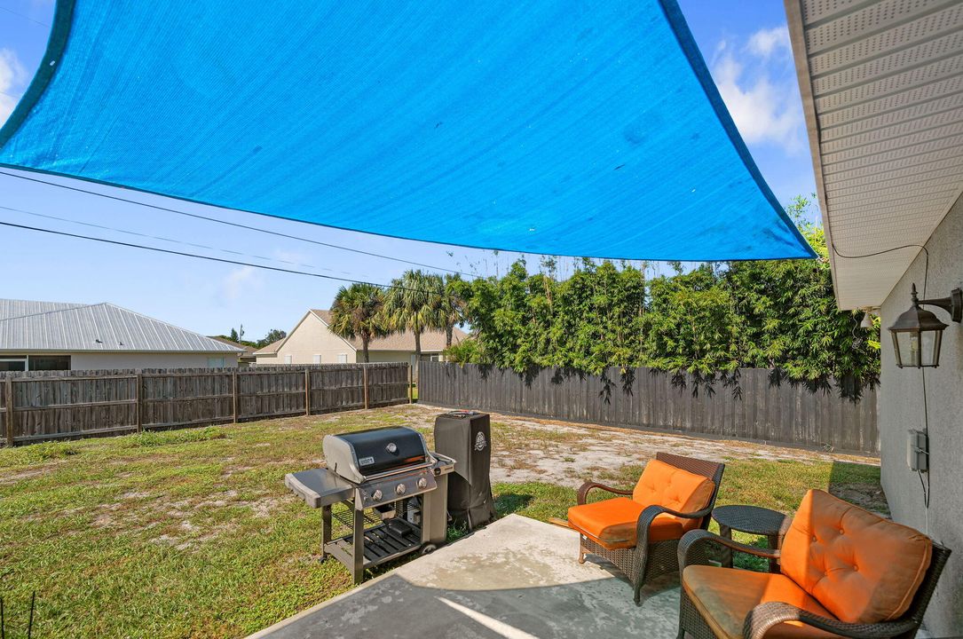 Active With Contract: $415,000 (3 beds, 2 baths, 1848 Square Feet)