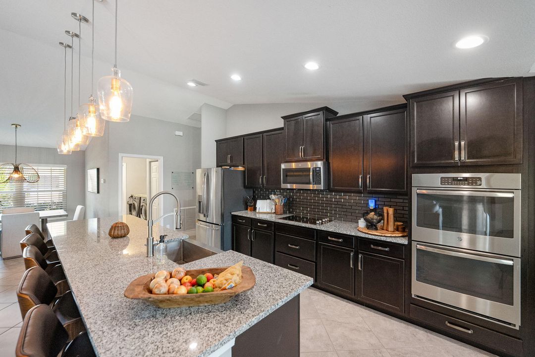 Active With Contract: $415,000 (3 beds, 2 baths, 1848 Square Feet)