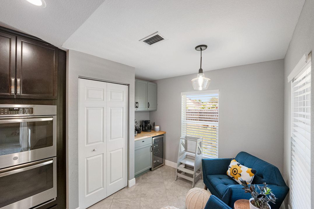 Active With Contract: $415,000 (3 beds, 2 baths, 1848 Square Feet)