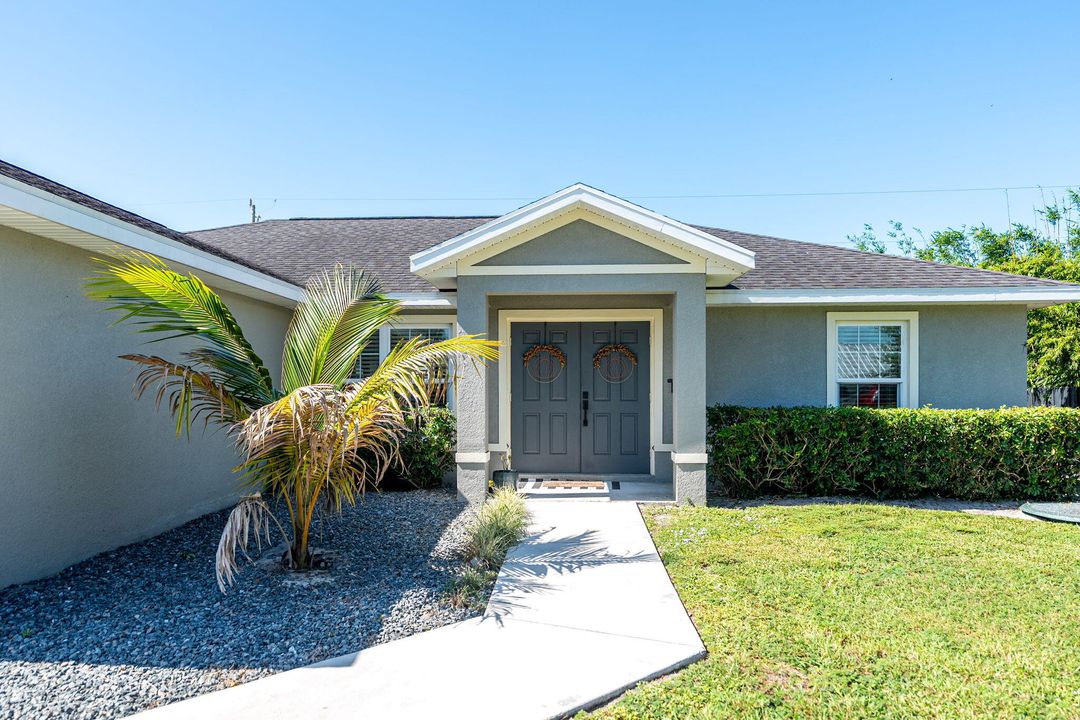 Active With Contract: $415,000 (3 beds, 2 baths, 1848 Square Feet)