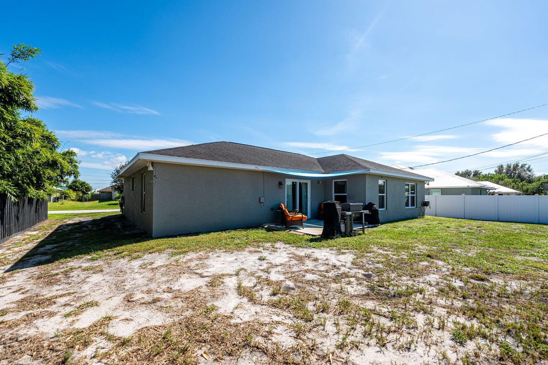 Active With Contract: $415,000 (3 beds, 2 baths, 1848 Square Feet)