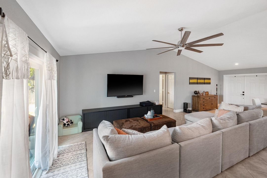 Active With Contract: $415,000 (3 beds, 2 baths, 1848 Square Feet)