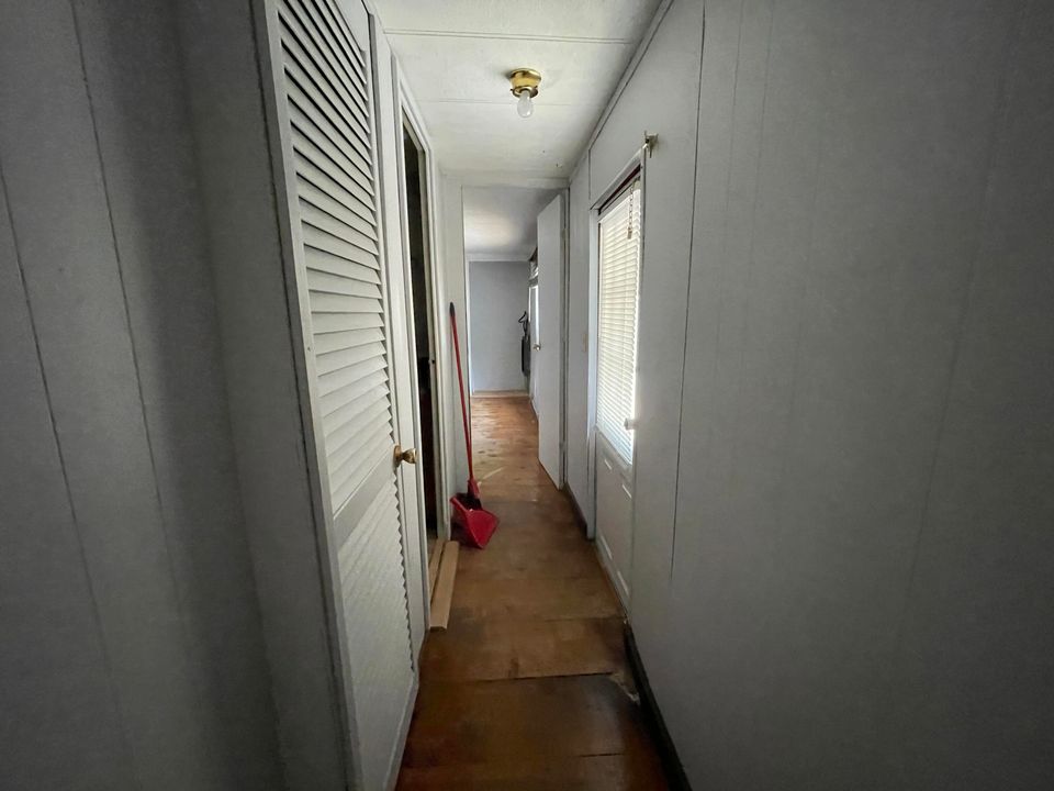 For Sale: $165,000 (1 beds, 21 baths, 600 Square Feet)