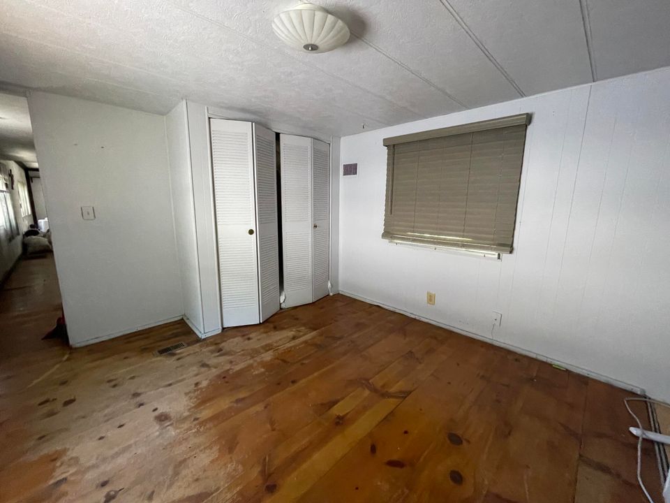 For Sale: $165,000 (1 beds, 21 baths, 600 Square Feet)