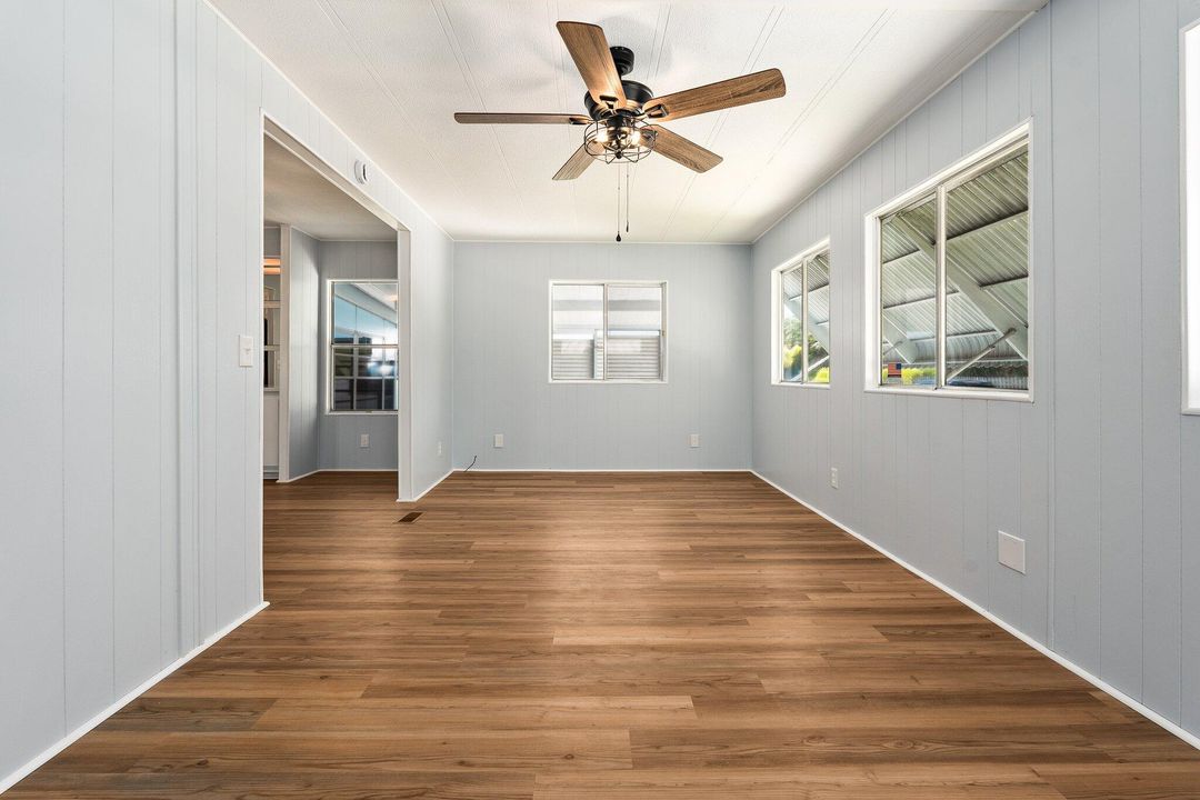 待售: $185,000 (2 贝兹, 2 浴室, 1104 平方英尺)