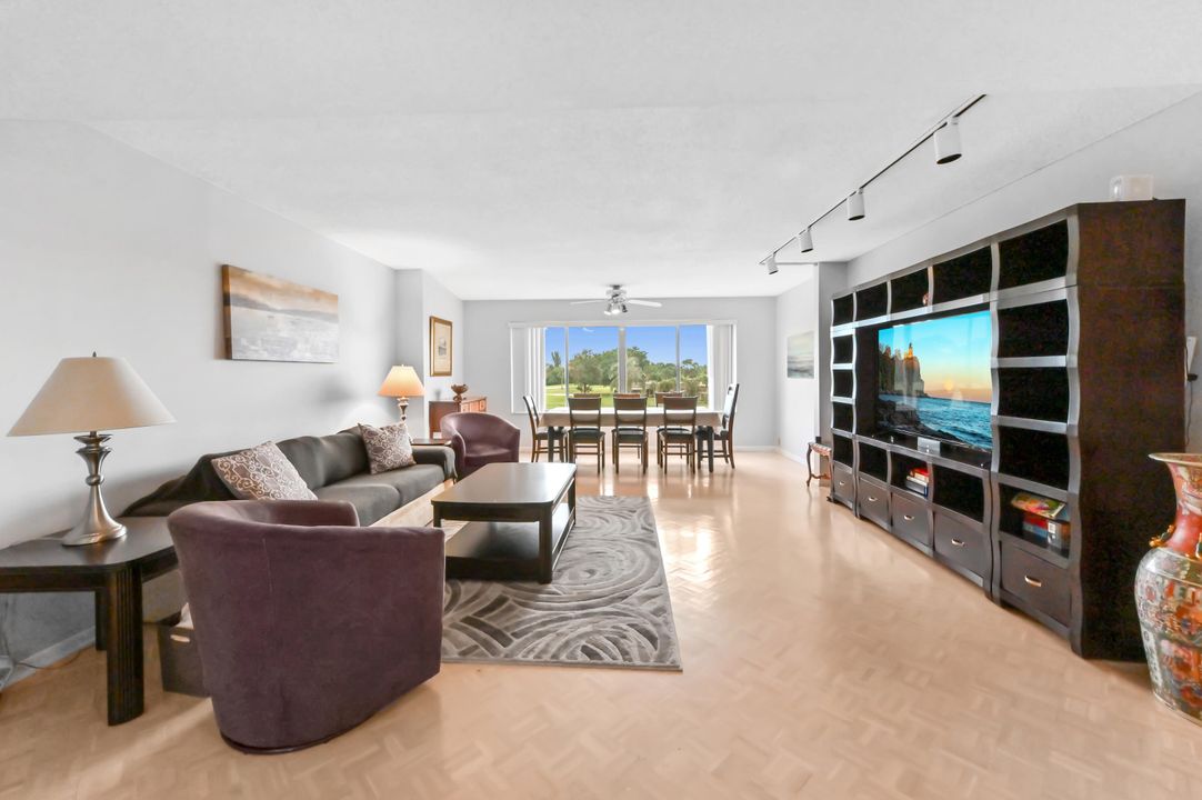 For Rent: $2,500 (3 beds, 2 baths, 2000 Square Feet)