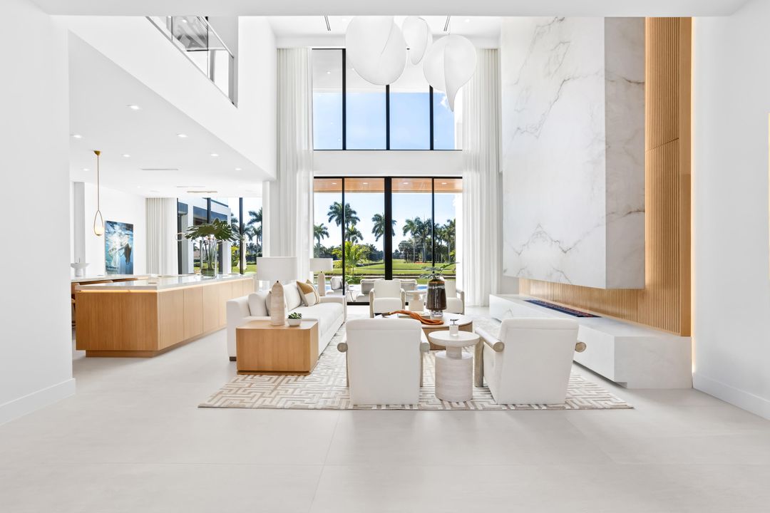 Под контрактом: $13,160,000 (5 спален, 6 ванн, 8368 Квадратных фут)