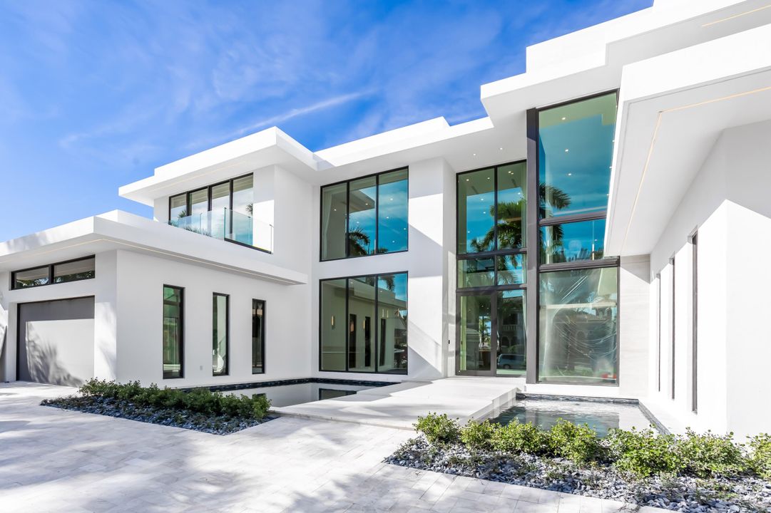 Под контрактом: $13,160,000 (5 спален, 6 ванн, 8368 Квадратных фут)