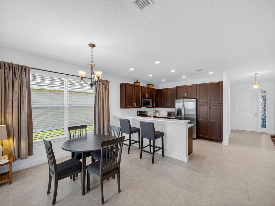 For Sale: $415,000 (2 beds, 2 baths, 1508 Square Feet)