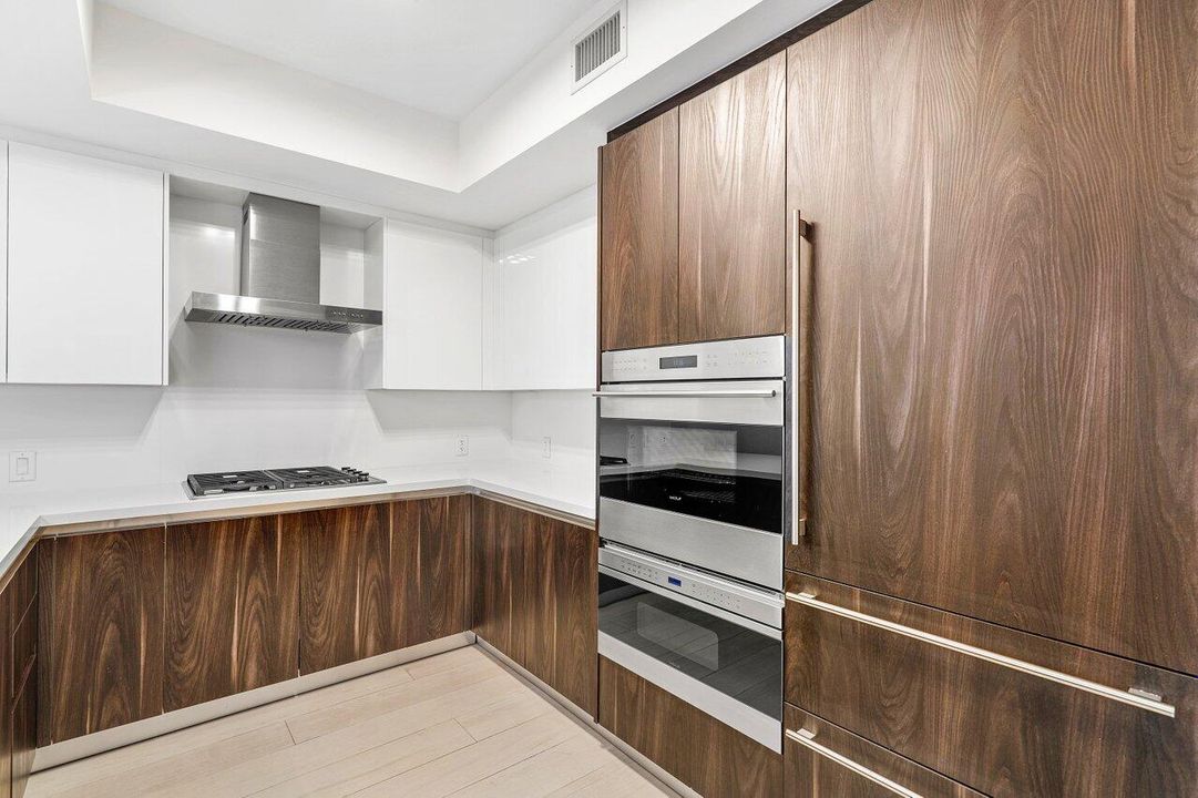 待售: $975,000 (2 贝兹, 2 浴室, 1780 平方英尺)