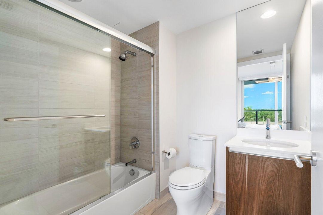 待售: $975,000 (2 贝兹, 2 浴室, 1780 平方英尺)