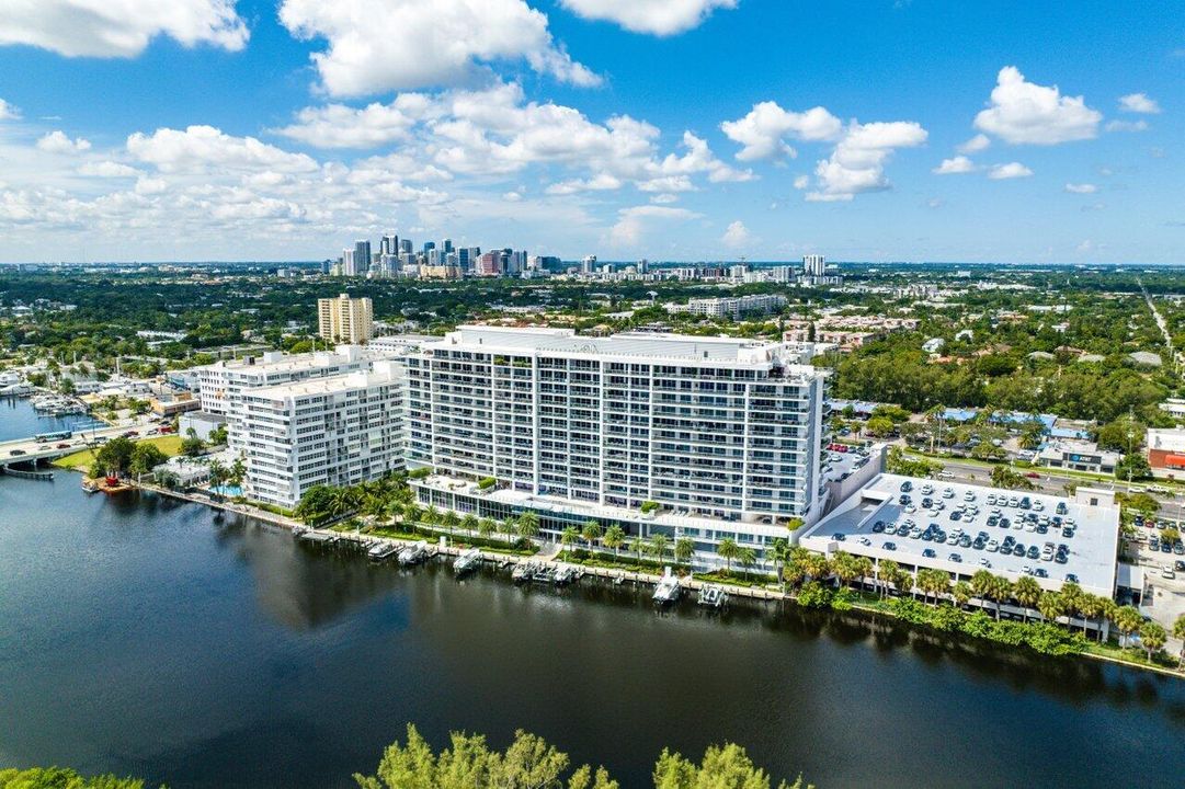 待售: $975,000 (2 贝兹, 2 浴室, 1780 平方英尺)