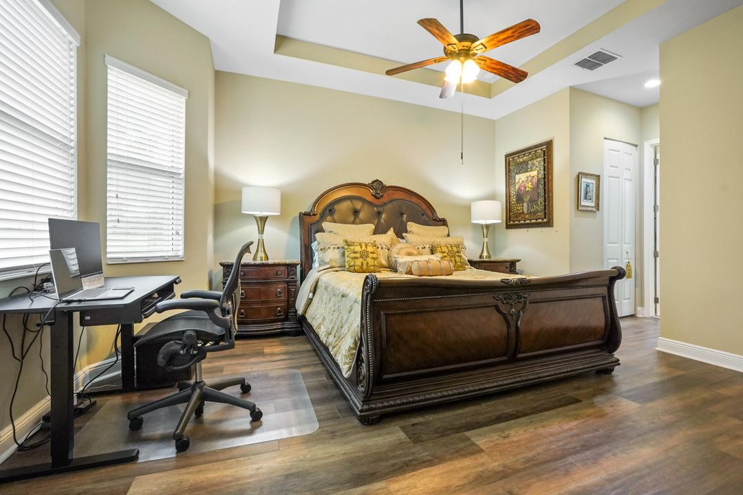 合同活跃: $599,900 (3 贝兹, 2 浴室, 1891 平方英尺)