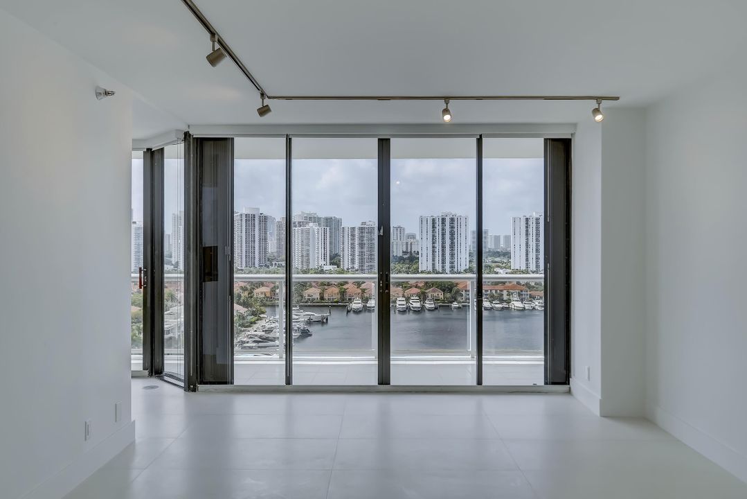 For Rent: $5,000 (2 beds, 2 baths, 1430 Square Feet)