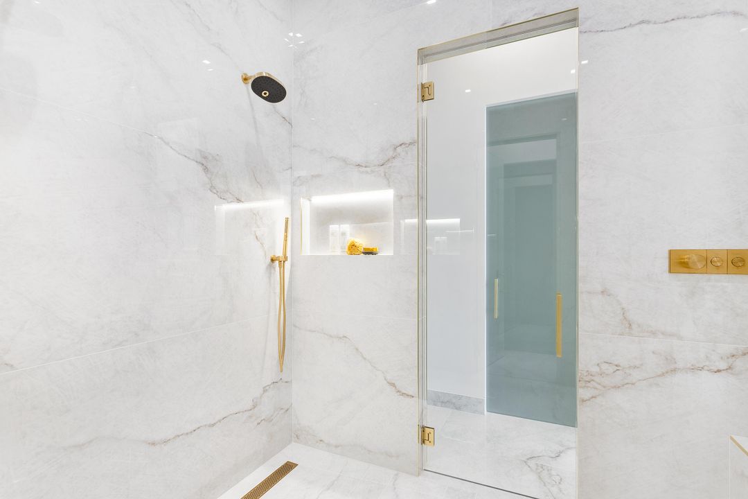 Под контрактом: $13,160,000 (5 спален, 6 ванн, 8368 Квадратных фут)