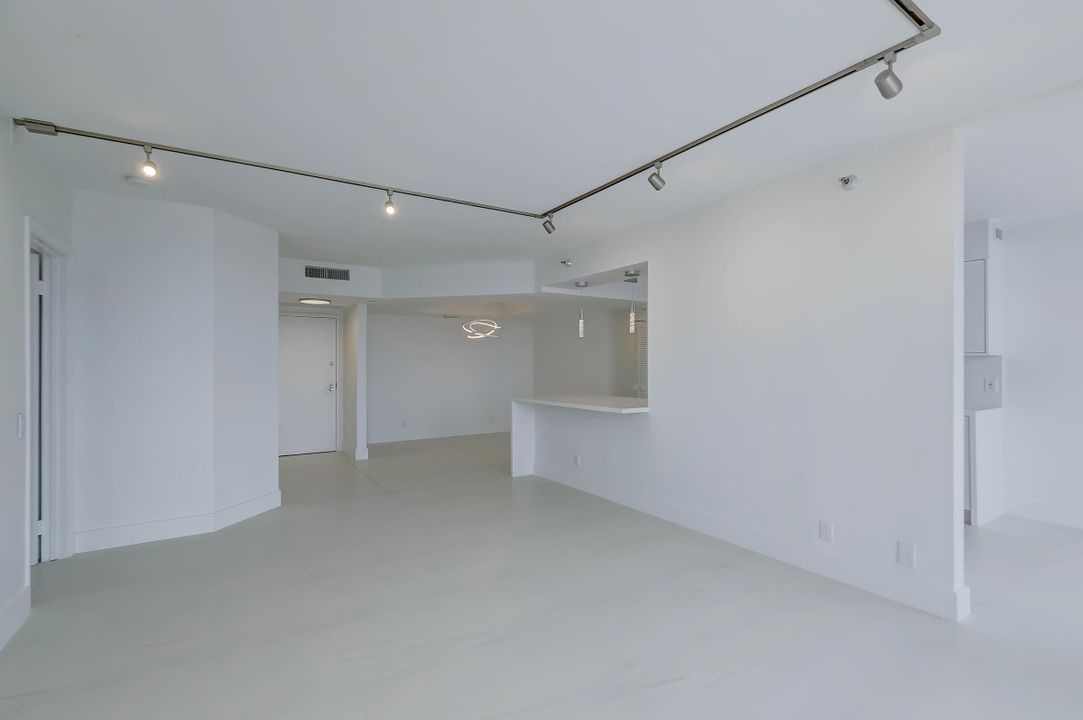 For Rent: $5,000 (2 beds, 2 baths, 1430 Square Feet)