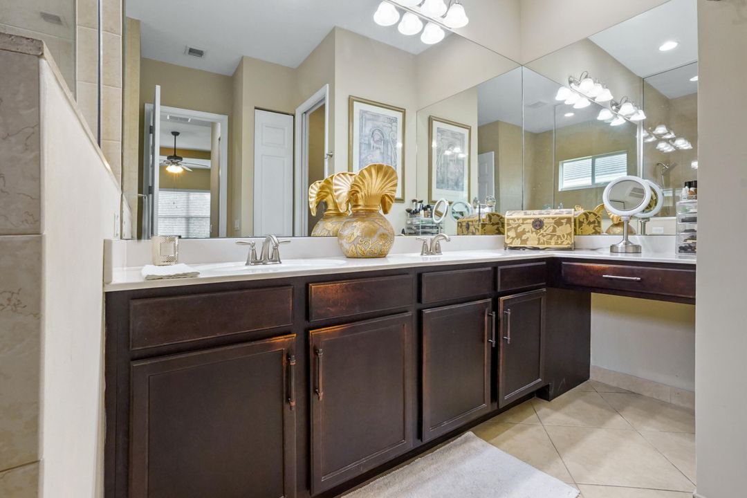 合同活跃: $599,900 (3 贝兹, 2 浴室, 1891 平方英尺)