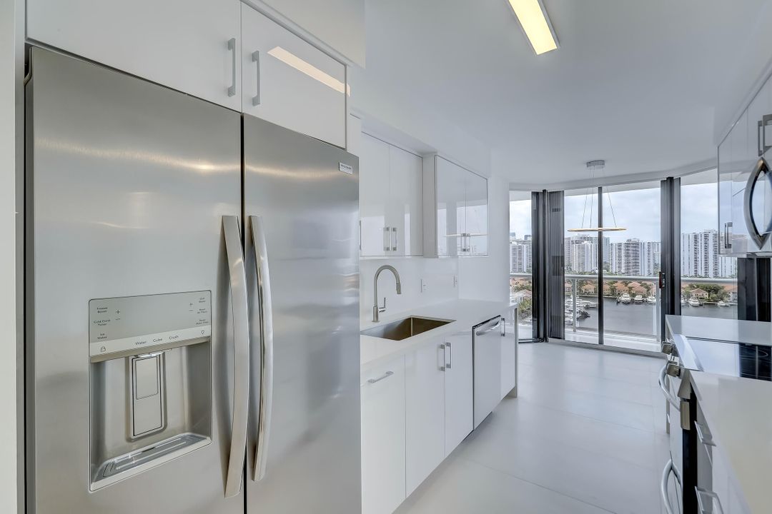 For Rent: $5,000 (2 beds, 2 baths, 1430 Square Feet)