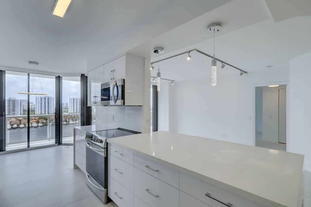 For Rent: $5,000 (2 beds, 2 baths, 1430 Square Feet)