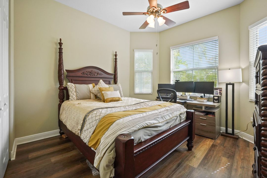 合同活跃: $599,900 (3 贝兹, 2 浴室, 1891 平方英尺)