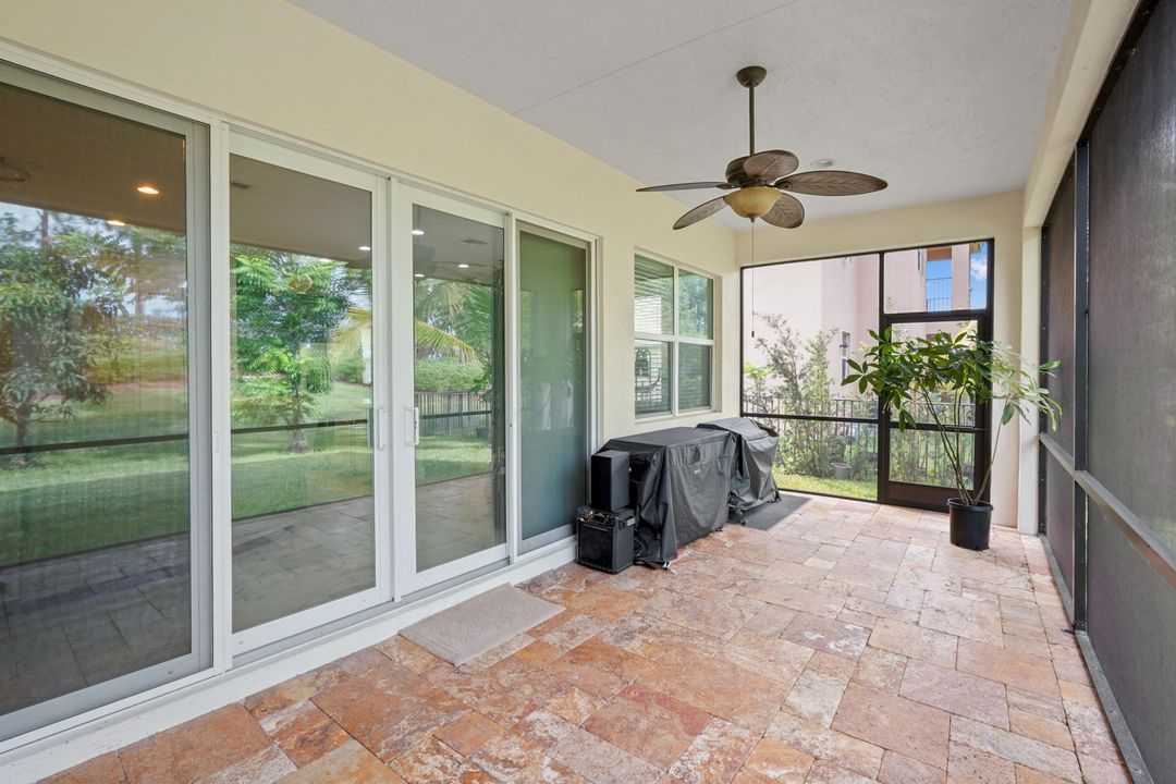 合同活跃: $599,900 (3 贝兹, 2 浴室, 1891 平方英尺)