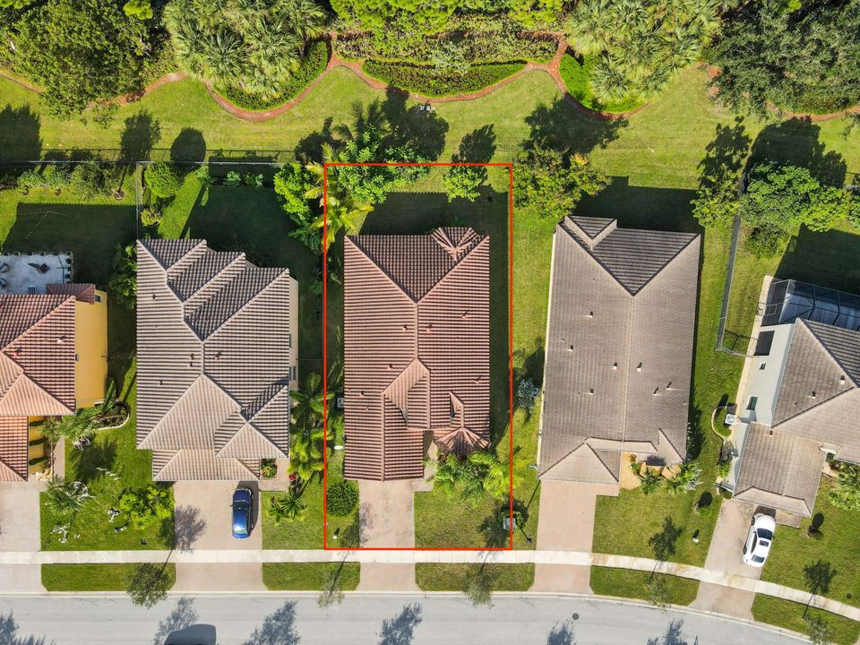 合同活跃: $599,900 (3 贝兹, 2 浴室, 1891 平方英尺)