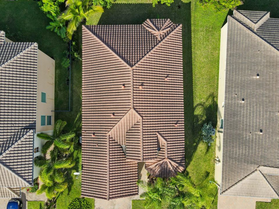 合同活跃: $599,900 (3 贝兹, 2 浴室, 1891 平方英尺)