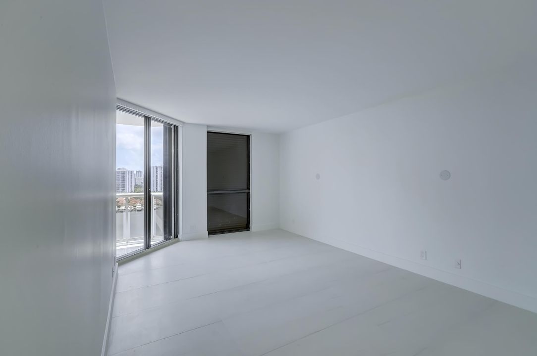 For Rent: $5,000 (2 beds, 2 baths, 1430 Square Feet)