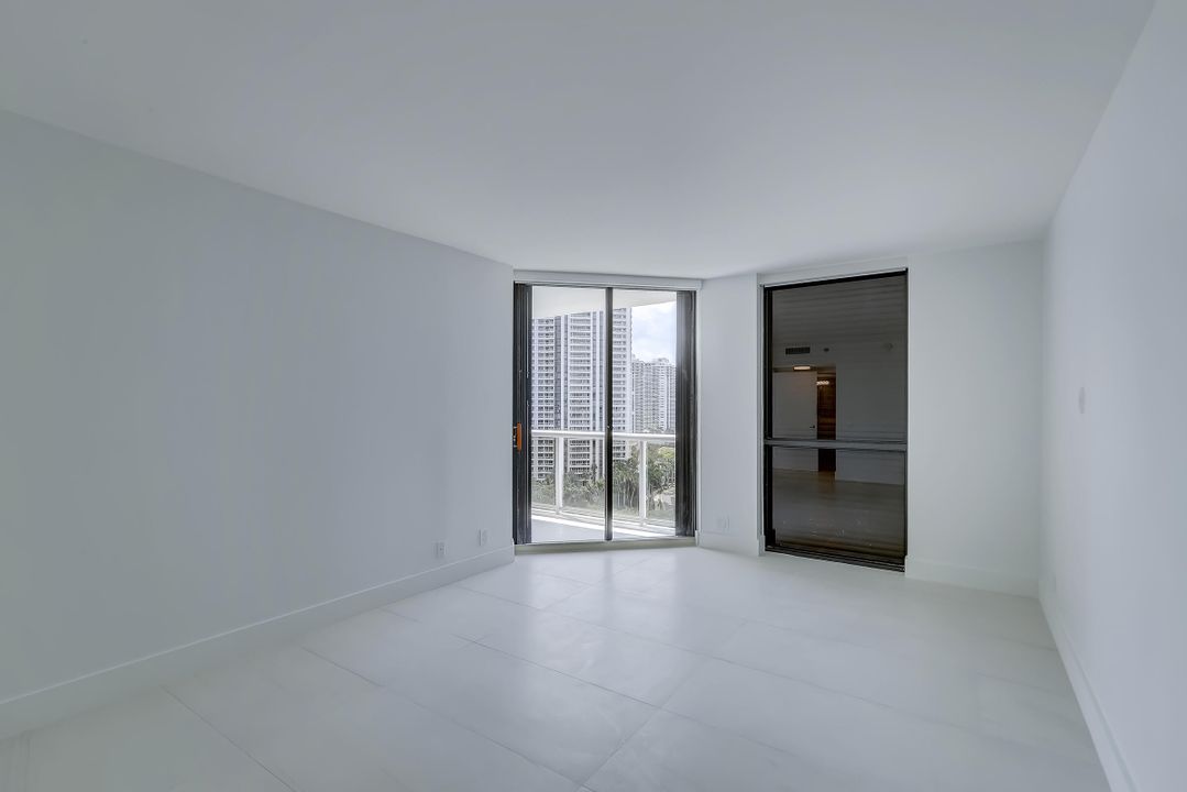 For Rent: $5,000 (2 beds, 2 baths, 1430 Square Feet)