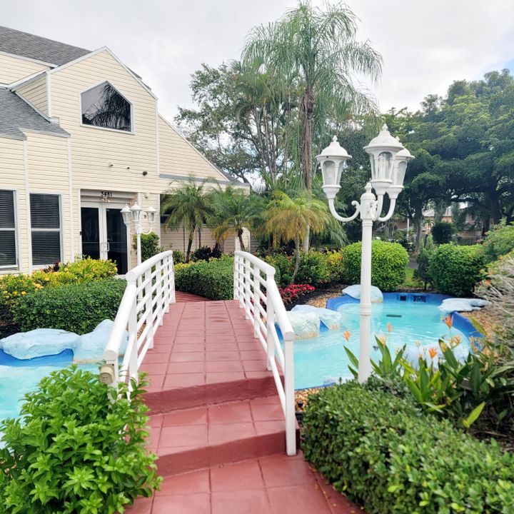 For Rent: $1,690 (1 beds, 1 baths, 802 Square Feet)