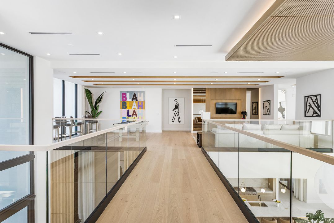 Под контрактом: $13,160,000 (5 спален, 6 ванн, 8368 Квадратных фут)