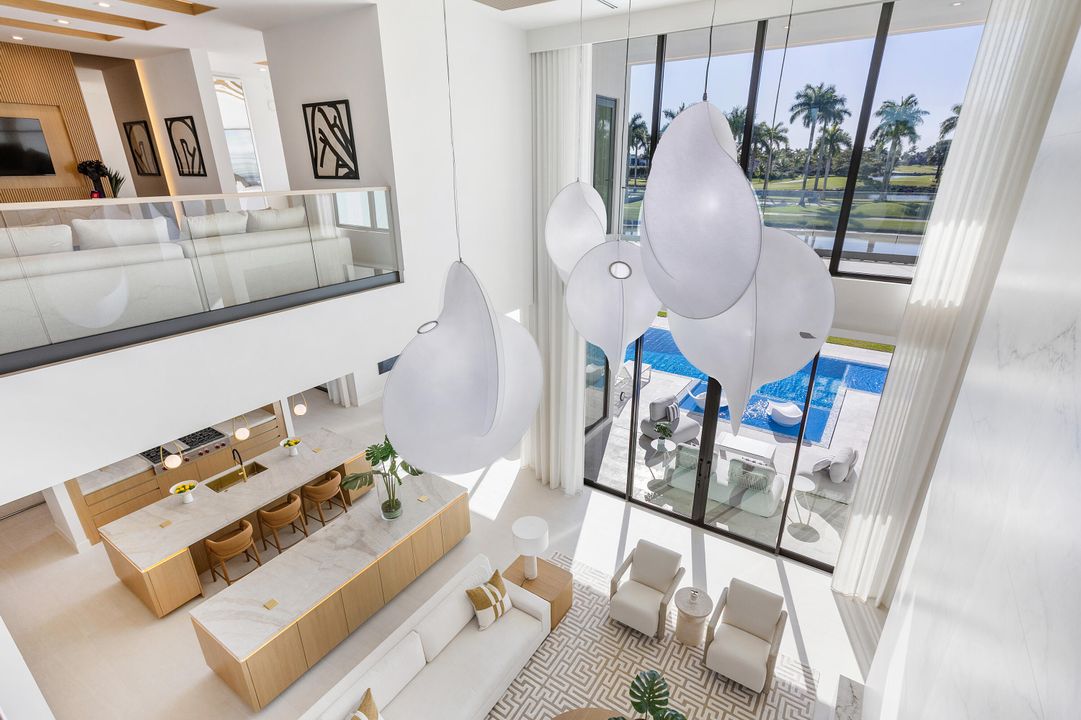 Под контрактом: $13,160,000 (5 спален, 6 ванн, 8368 Квадратных фут)