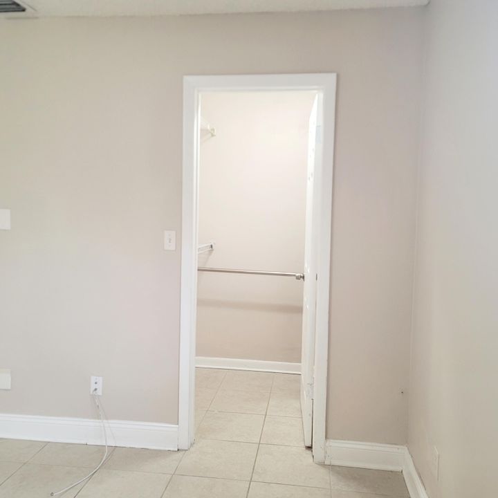 For Rent: $1,690 (1 beds, 1 baths, 802 Square Feet)