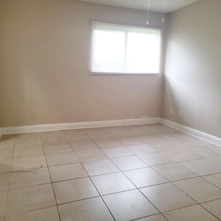 For Rent: $1,690 (1 beds, 1 baths, 802 Square Feet)