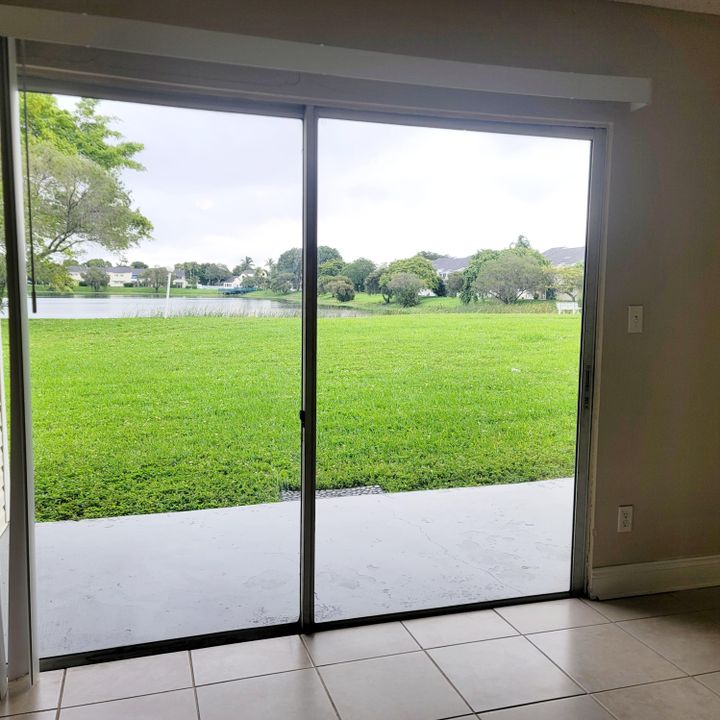 For Rent: $1,690 (1 beds, 1 baths, 802 Square Feet)