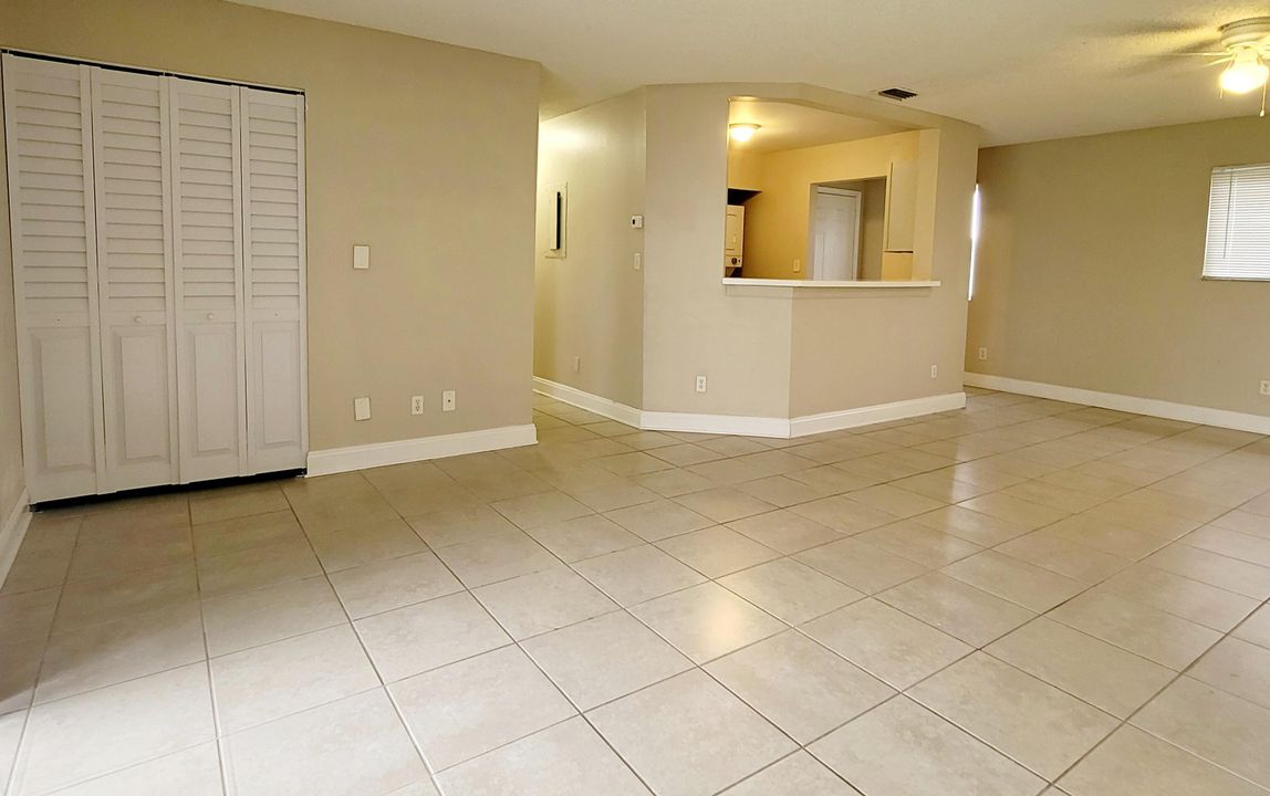 For Rent: $1,690 (1 beds, 1 baths, 802 Square Feet)