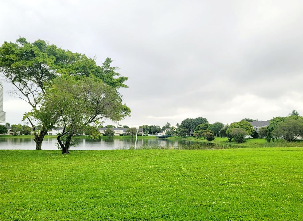 For Rent: $1,690 (1 beds, 1 baths, 802 Square Feet)