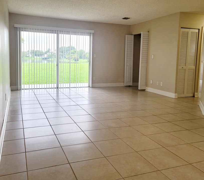 For Rent: $1,690 (1 beds, 1 baths, 802 Square Feet)