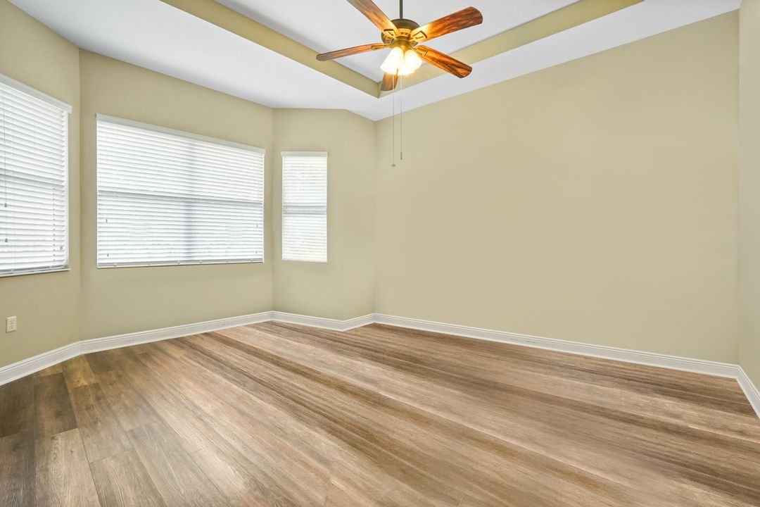 合同活跃: $599,900 (3 贝兹, 2 浴室, 1891 平方英尺)