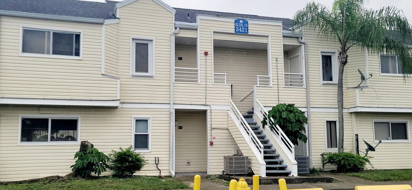 For Rent: $1,690 (1 beds, 1 baths, 802 Square Feet)