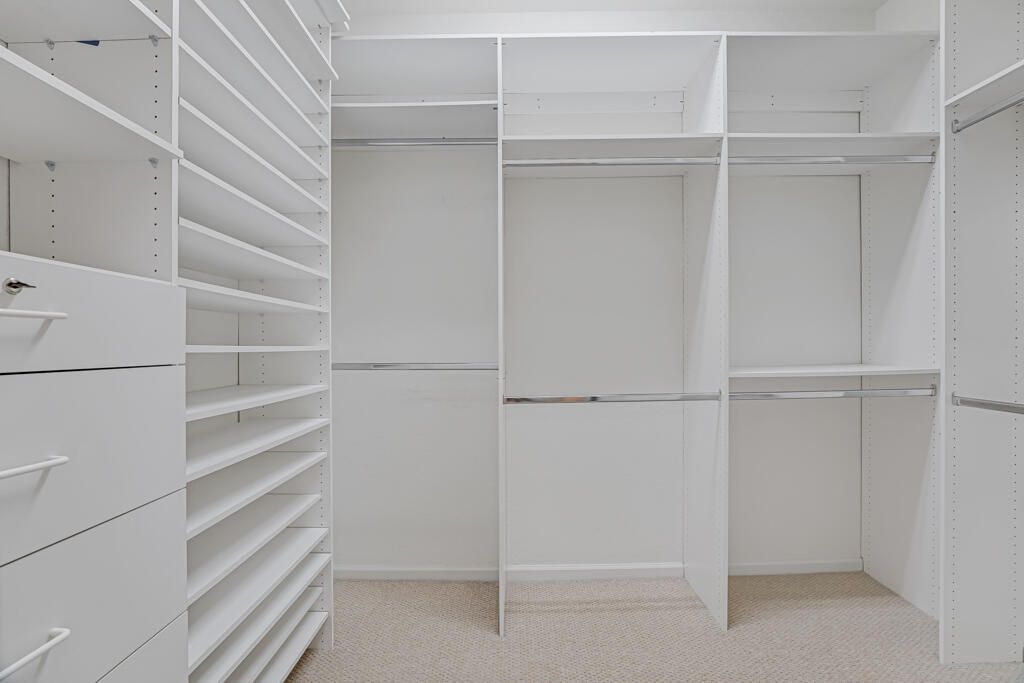 Active With Contract: $599,000 (3 beds, 2 baths, 2471 Square Feet)