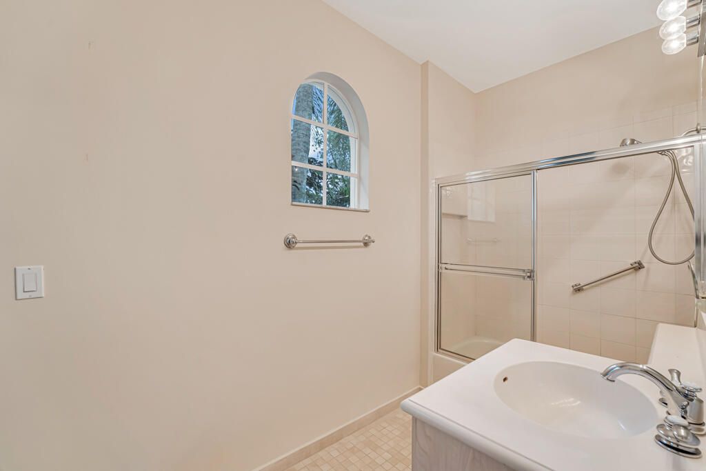 Active With Contract: $599,000 (3 beds, 2 baths, 2471 Square Feet)