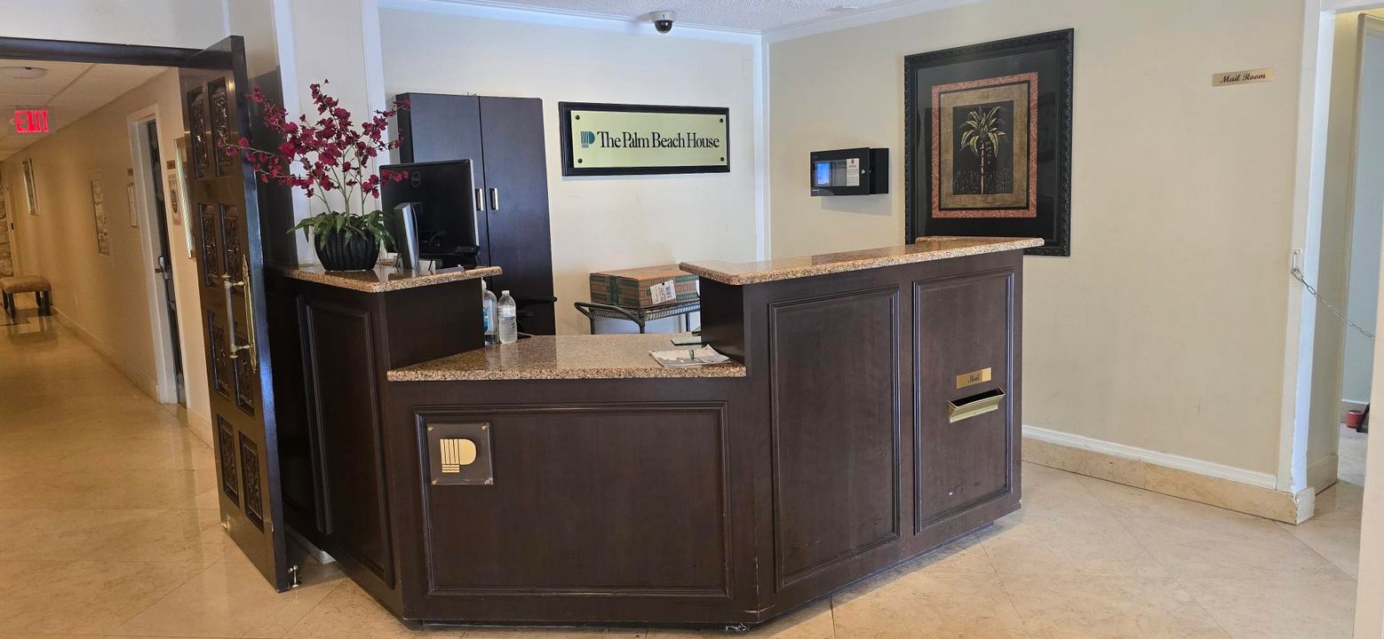 For Sale: $329,000 (2 beds, 2 baths, 1170 Square Feet)