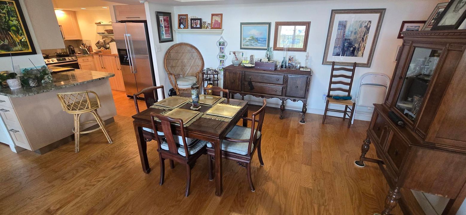 For Sale: $329,000 (2 beds, 2 baths, 1170 Square Feet)