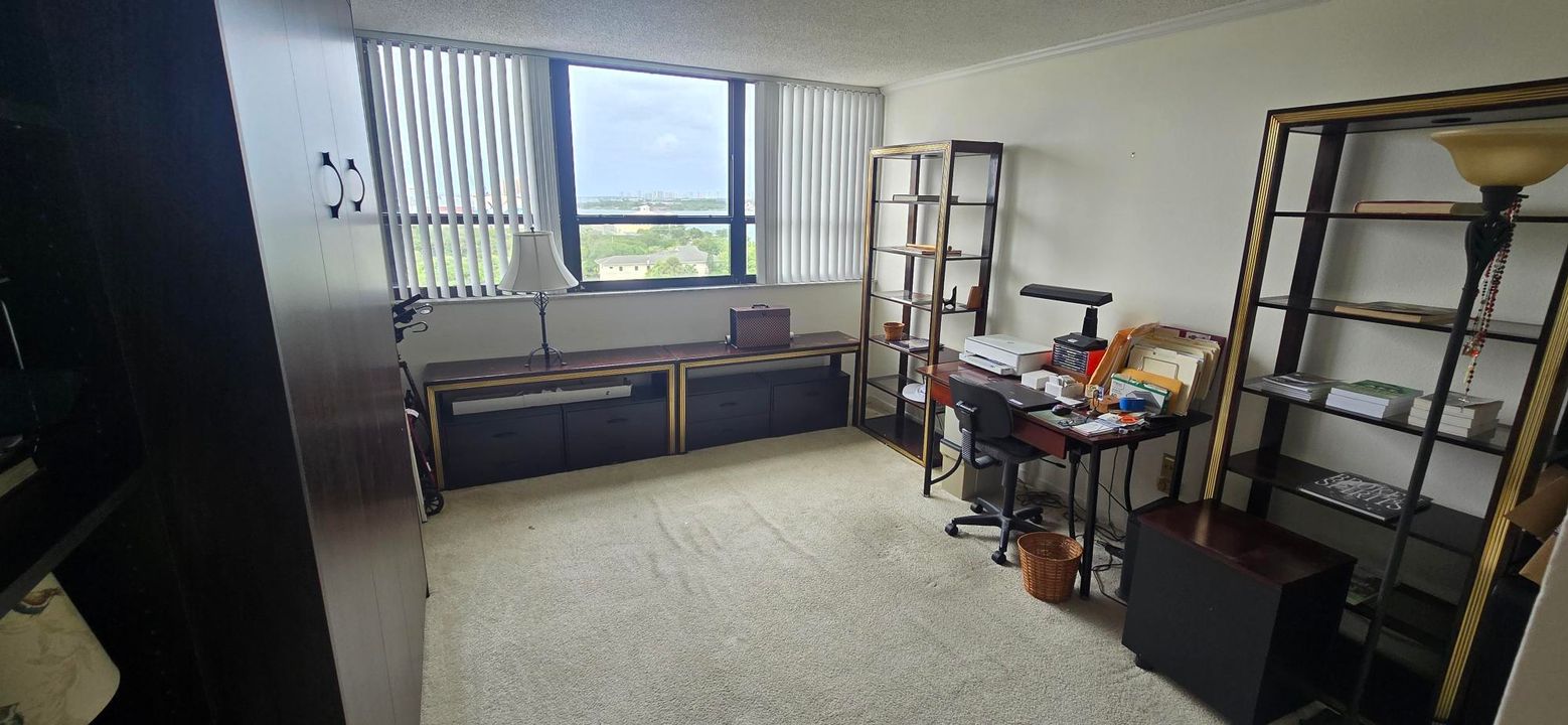 For Sale: $329,000 (2 beds, 2 baths, 1170 Square Feet)