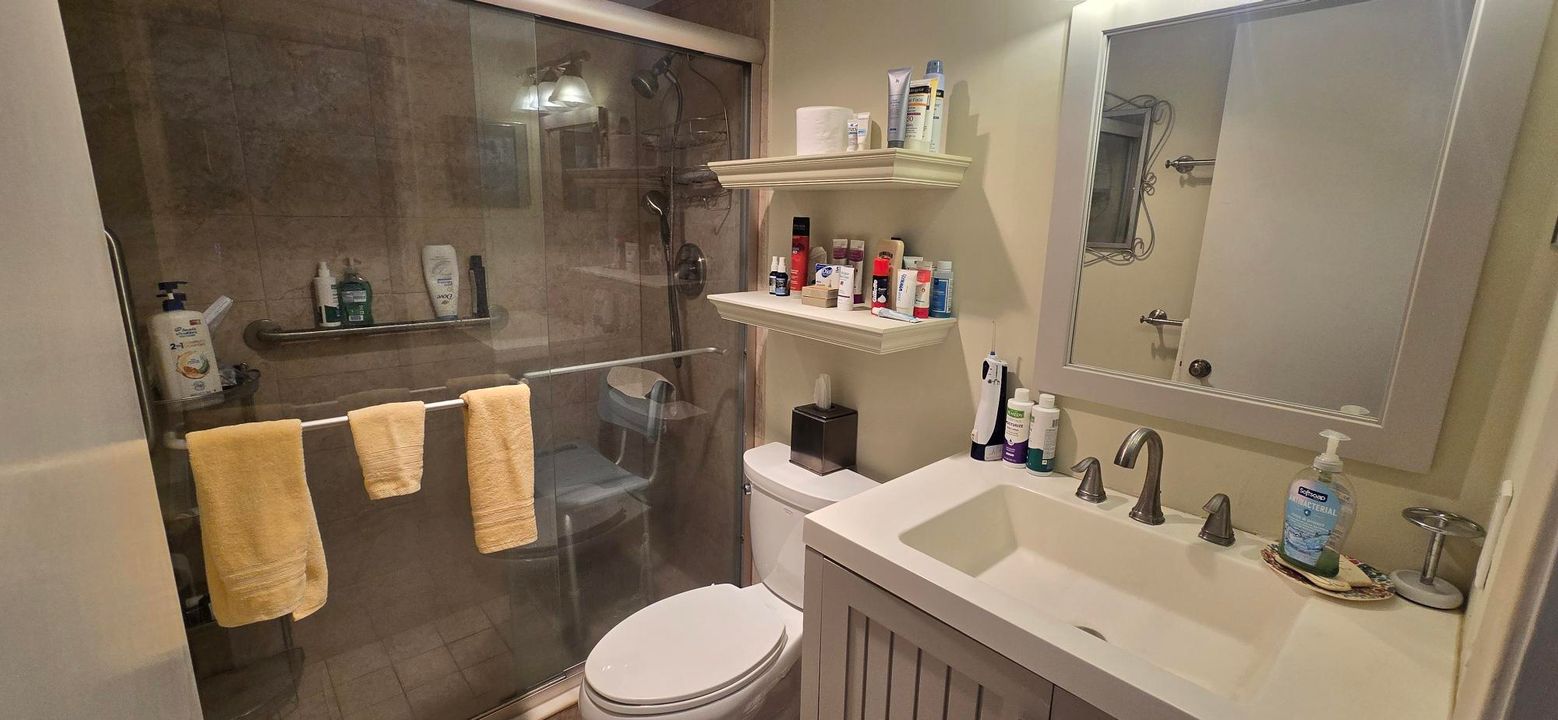 For Sale: $329,000 (2 beds, 2 baths, 1170 Square Feet)