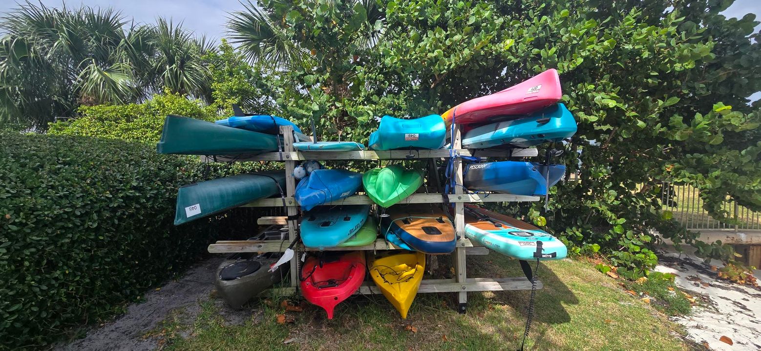 For Sale: $329,000 (2 beds, 2 baths, 1170 Square Feet)